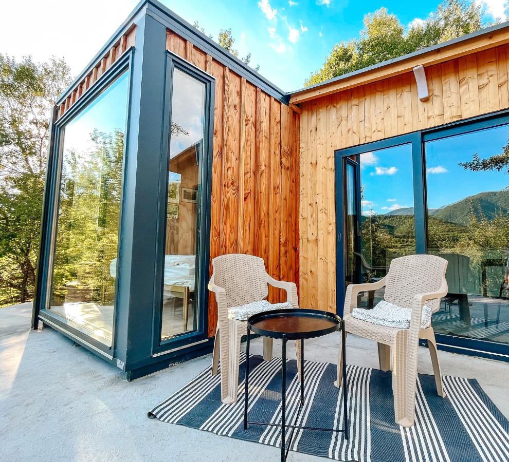 Elysian Fields - The Island Tiny House Bed & Breakfast Sadu Bagian luar foto