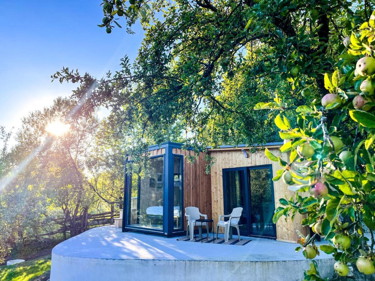 Elysian Fields - The Island Tiny House Bed & Breakfast Sadu Bagian luar foto
